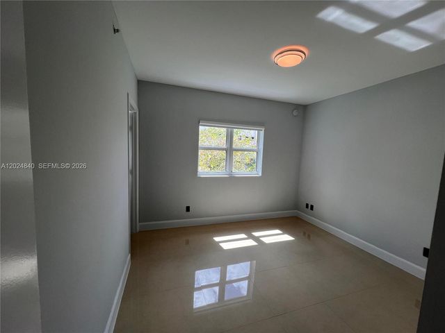 14951 Royal Oaks Ln 401, North Miami, FL 33181