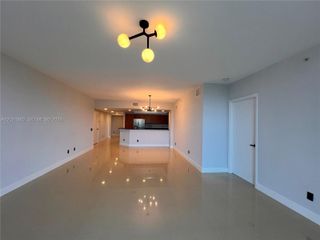 14951 Royal Oaks Ln 401, North Miami, FL 33181