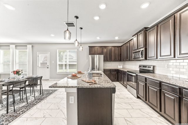 120 Stag Way, Schertz, TX 78108