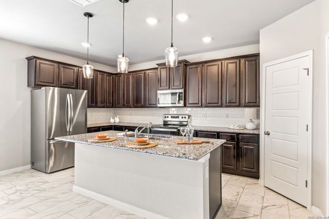 120 Stag Way, Schertz, TX 78108