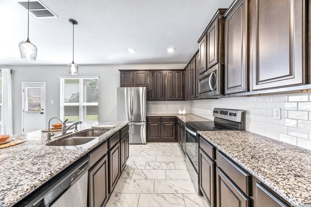 120 Stag Way, Schertz, TX 78108