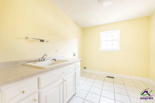 107 River Valley Court, Kathleen, GA 31047