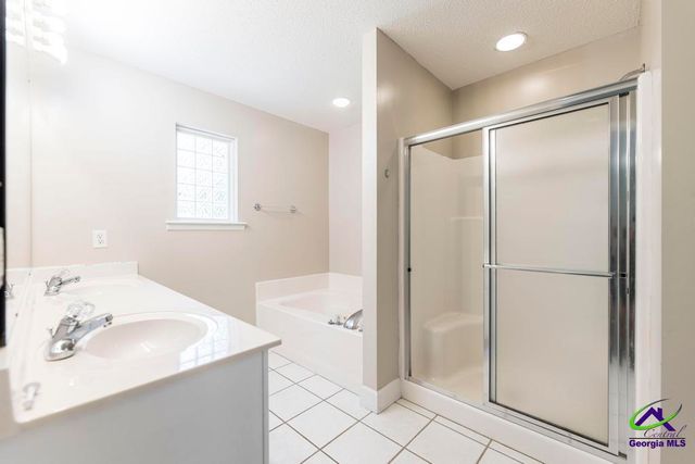 107 River Valley Court, Kathleen, GA 31047