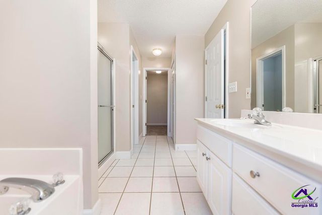 107 River Valley Court, Kathleen, GA 31047