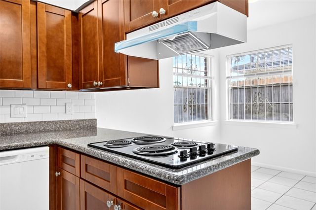 11239 Carvel Lane, Houston, TX 77072
