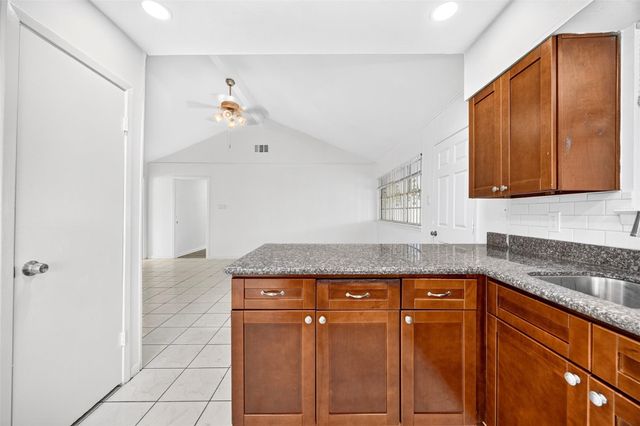 11239 Carvel Lane, Houston, TX 77072