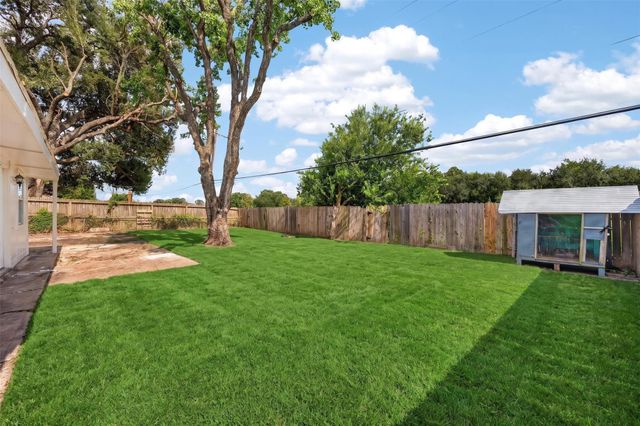 11239 Carvel Lane, Houston, TX 77072