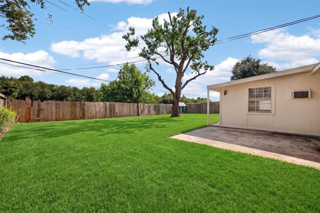 11239 Carvel Lane, Houston, TX 77072
