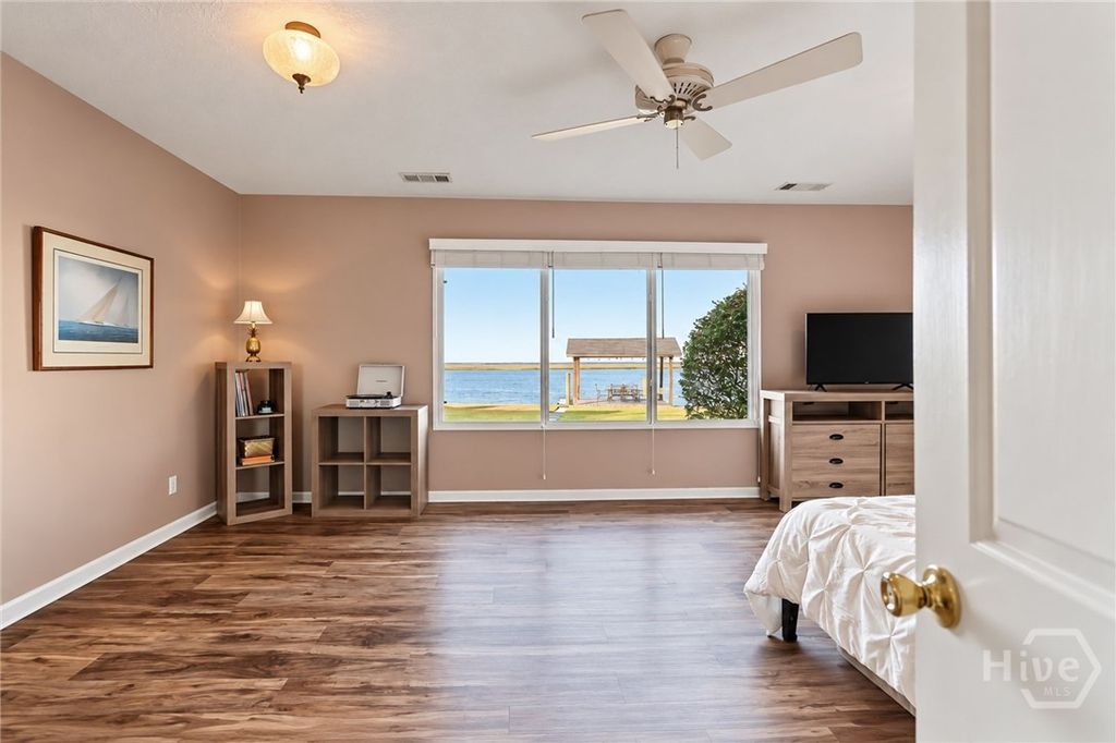 Image 17 of property listing at 126 Williamson Drive, Richmond Hill, GA 31324