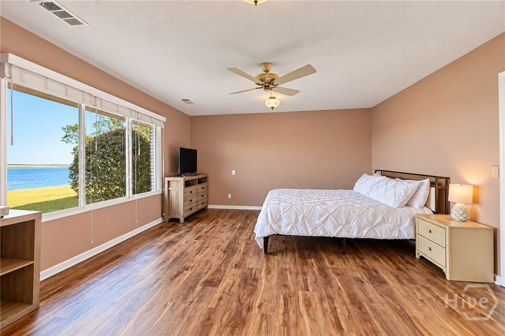 Image 18 of property listing at 126 Williamson Drive, Richmond Hill, GA 31324