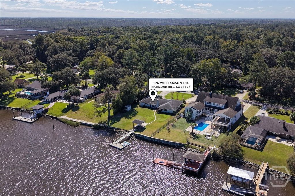 Image 5 of property listing at 126 Williamson Drive, Richmond Hill, GA 31324