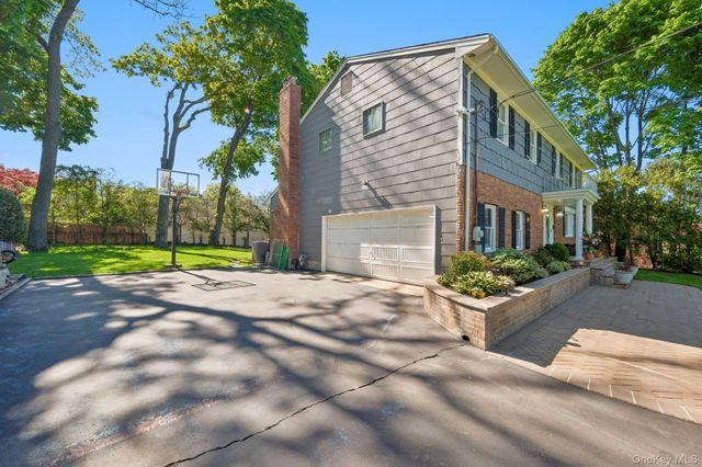 3 Camsanette Court, Glen Cove, NY 11542