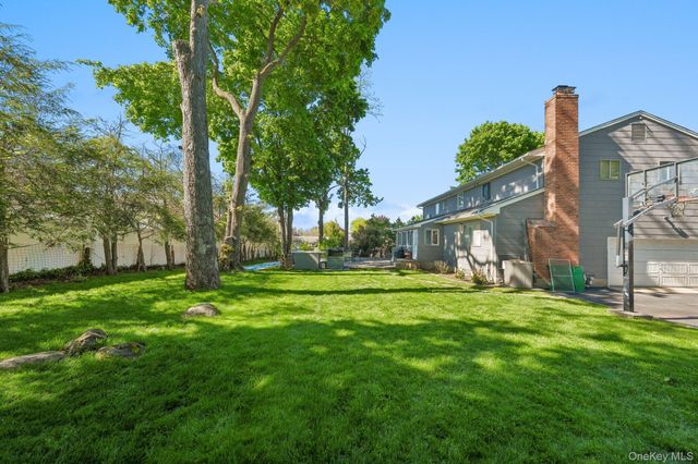 3 Camsanette Court, Glen Cove, NY 11542