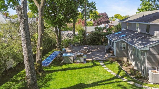 3 Camsanette Court, Glen Cove, NY 11542