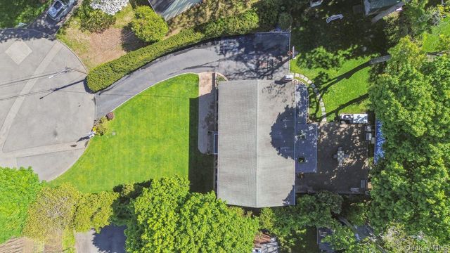 3 Camsanette Court, Glen Cove, NY 11542