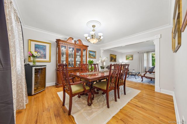 3 Camsanette Court, Glen Cove, NY 11542