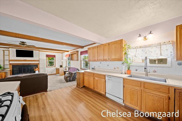 22 Elmwood Street, Grand Rapids, MI 49505