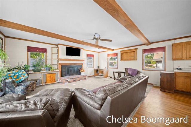 22 Elmwood Street, Grand Rapids, MI 49505