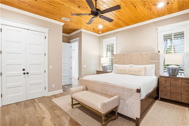 1136 Peachtree Street, St. Simons Island, GA 31522