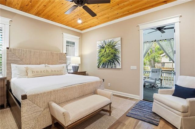 1136 Peachtree Street, St. Simons Island, GA 31522