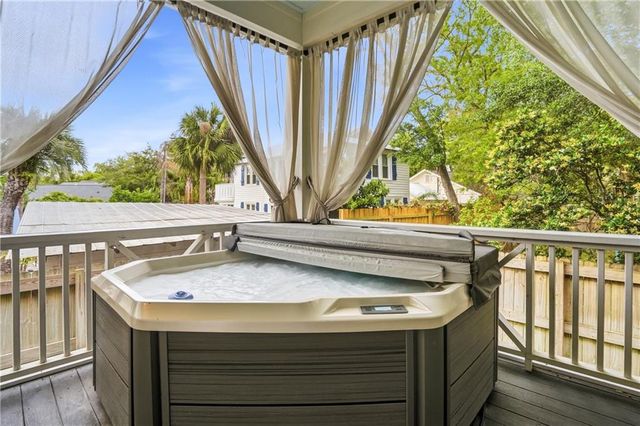 1136 Peachtree Street, St. Simons Island, GA 31522