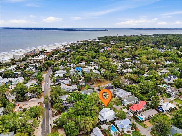 1136 Peachtree Street, St. Simons Island, GA 31522