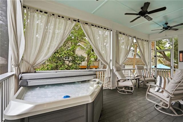1136 Peachtree Street, St. Simons Island, GA 31522
