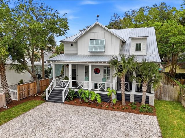 1136 Peachtree Street, St. Simons Island, GA 31522