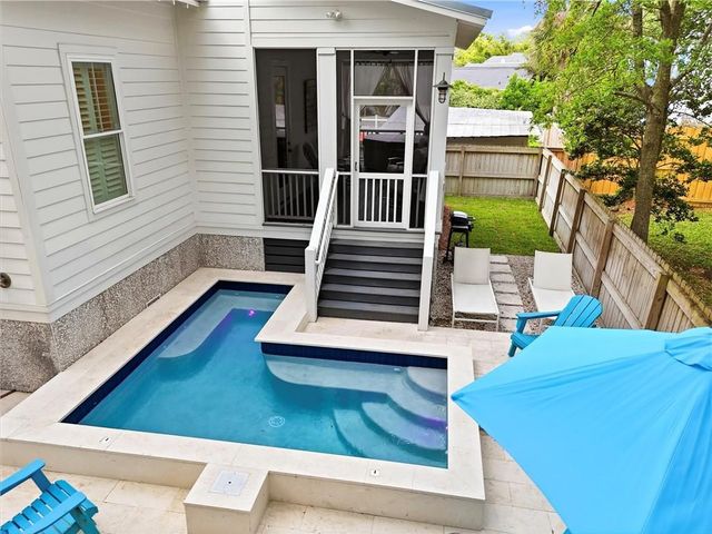 1136 Peachtree Street, St. Simons Island, GA 31522