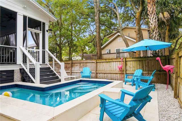 1136 Peachtree Street, St. Simons Island, GA 31522