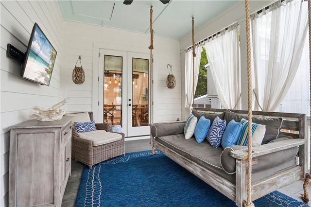 1136 Peachtree Street, St. Simons Island, GA 31522