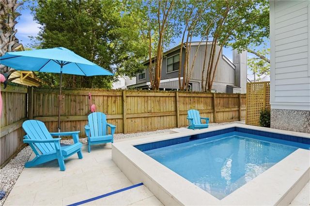 1136 Peachtree Street, St. Simons Island, GA 31522