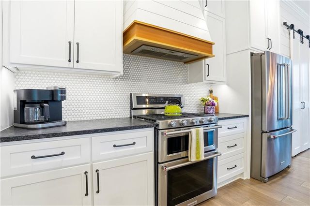 1136 Peachtree Street, St. Simons Island, GA 31522