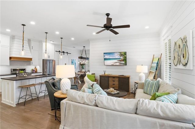 1136 Peachtree Street, St. Simons Island, GA 31522