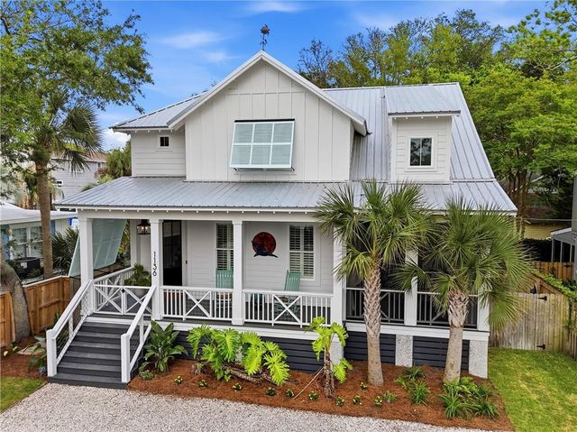 1136 Peachtree Street, St. Simons Island, GA 31522