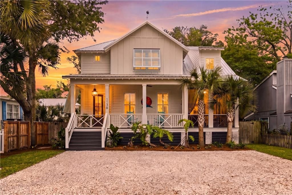 1136 Peachtree Street, St. Simons Island, GA 31522