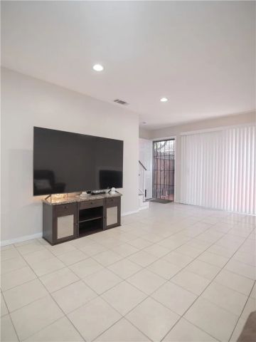 14527 Plummer 202, Panorama City, CA 91402