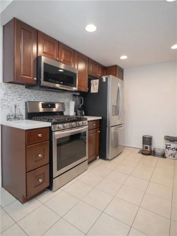 14527 Plummer 202, Panorama City, CA 91402