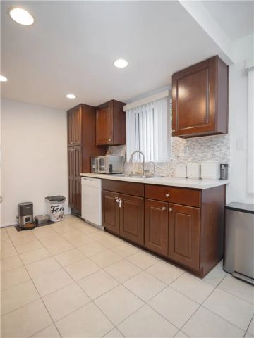 14527 Plummer 202, Panorama City, CA 91402