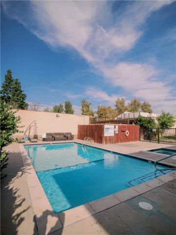 14527 Plummer 202, Panorama City, CA 91402