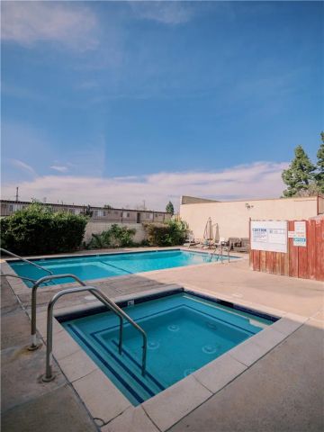 14527 Plummer 202, Panorama City, CA 91402