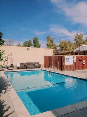 14527 Plummer 202, Panorama City, CA 91402