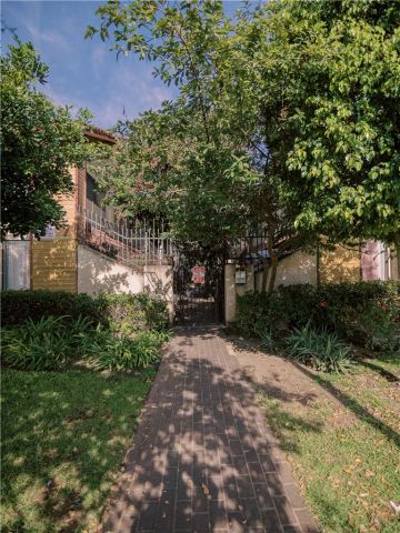 14527 Plummer 202, Panorama City, CA 91402