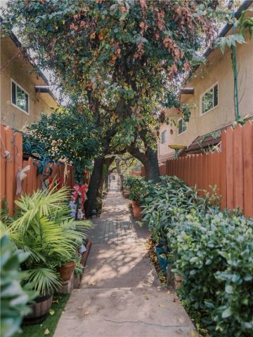 14527 Plummer 202, Panorama City, CA 91402