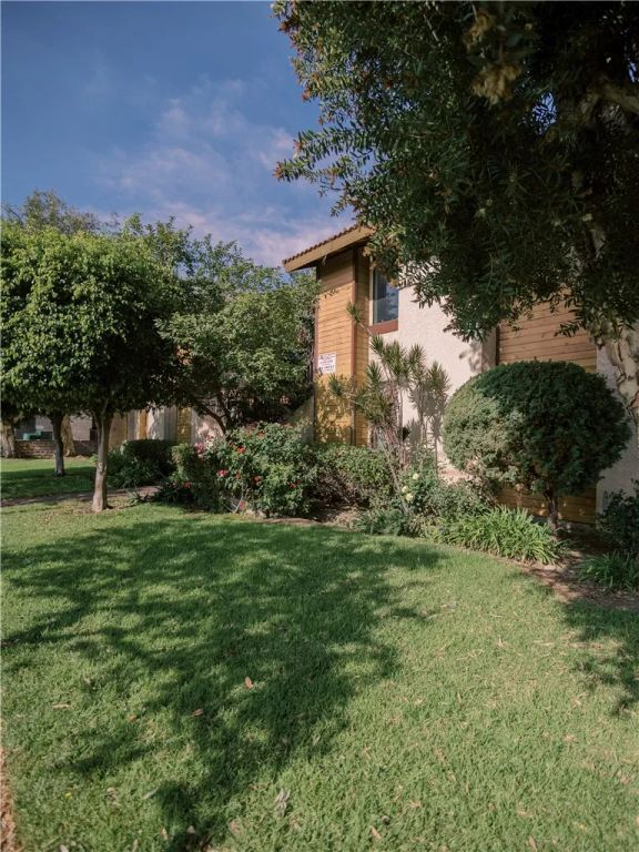 14527 Plummer 202, Panorama City, CA 91402