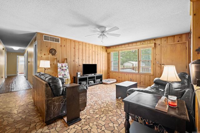 1903 W Arch Avenue, Searcy, AR 72143