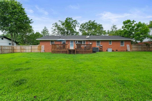 1903 W Arch Avenue, Searcy, AR 72143