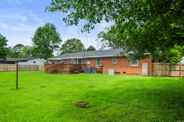 1903 W Arch Avenue, Searcy, AR 72143