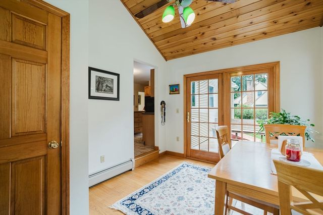16 Pine Hill Rd, Easthampton, MA 01027