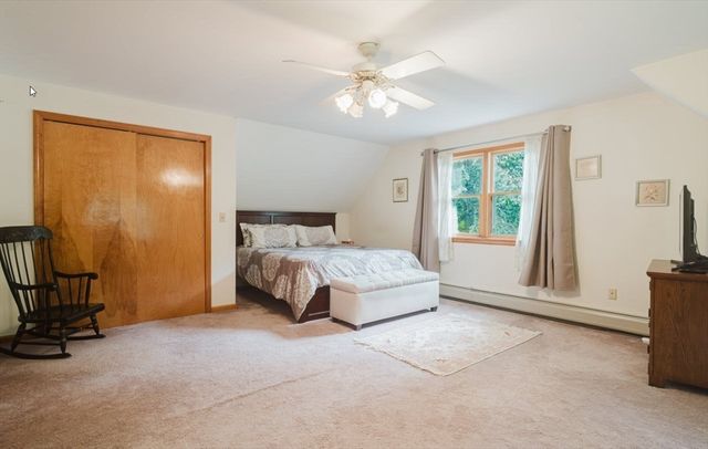 16 Pine Hill Rd, Easthampton, MA 01027